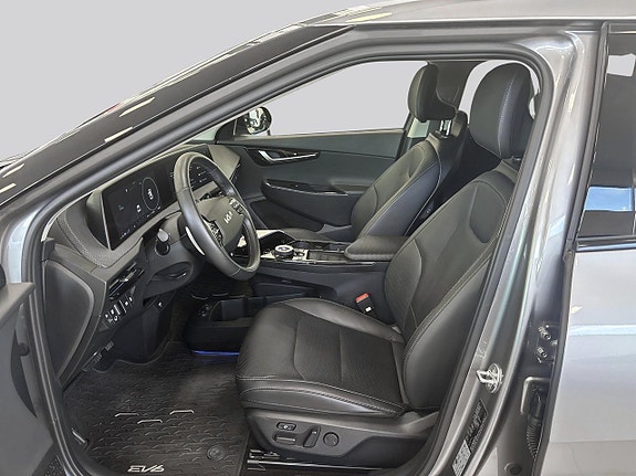 Kia EV6 8 of 16