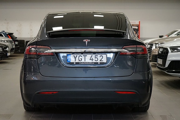 Tesla Model X 6 of 19