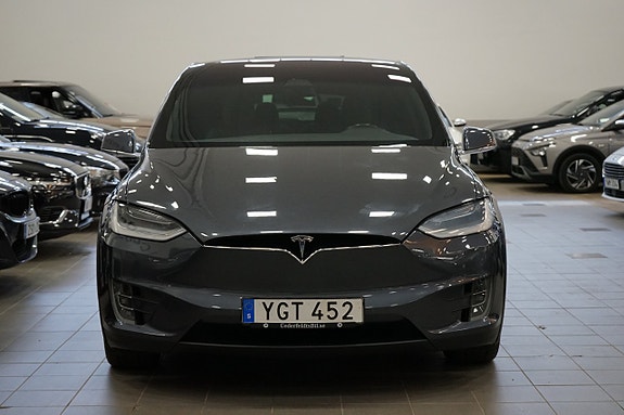 Tesla Model X 4 of 19
