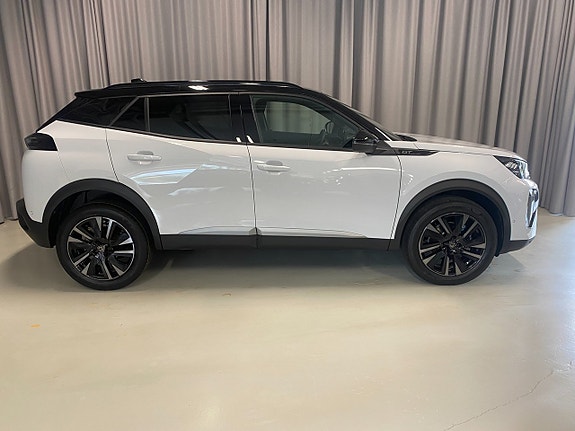 Peugeot 2008 2 of 13