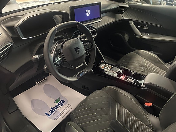 Peugeot 2008 8 of 13