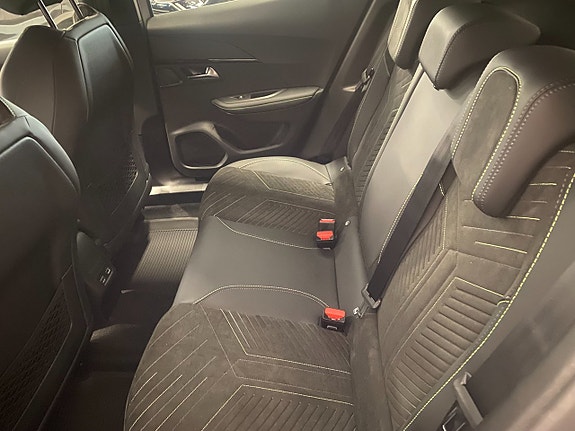 Peugeot 2008 6 of 13