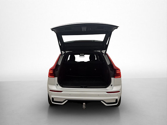 Volvo XC60 10 of 30