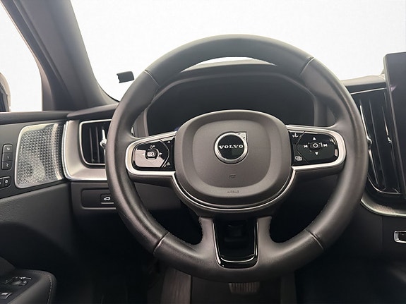 Volvo XC60 16 of 30