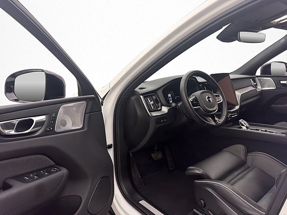 Volvo XC60 11 of 30