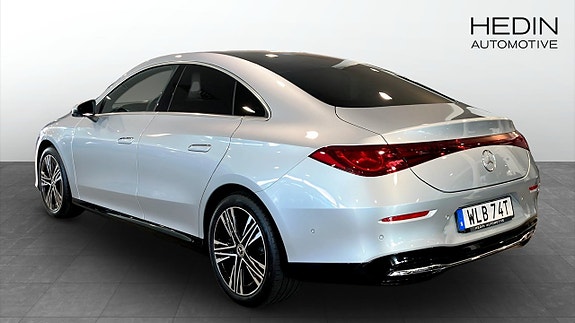 Mercedes-Benz CLA200 2 of 8