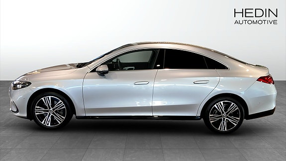 Mercedes-Benz CLA200 6 of 8