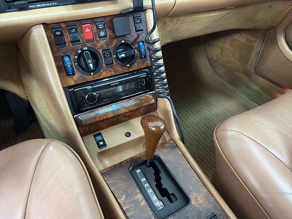 Mercedes-Benz S580 e 14 of 16