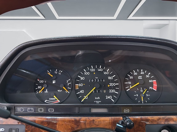 Mercedes-Benz S580 e 12 of 16