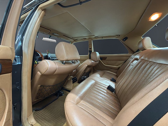 Mercedes-Benz S580 e 9 of 16