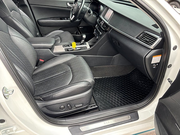 Kia Optima 10 of 15