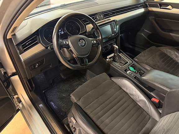 Volkswagen Passat 7 of 19