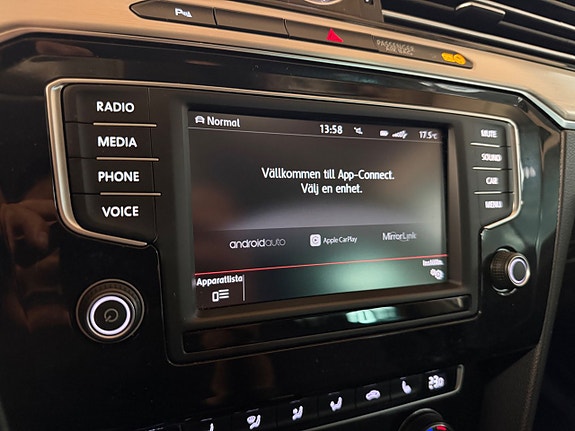 Volkswagen Passat 19 of 19