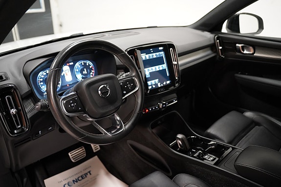 Volvo XC40 7 of 26