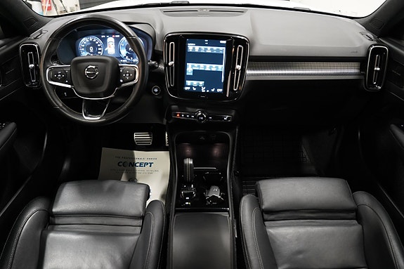 Volvo XC40 12 of 26