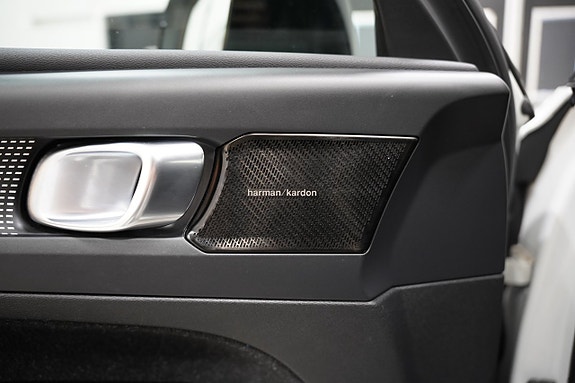 Volvo XC40 9 of 26