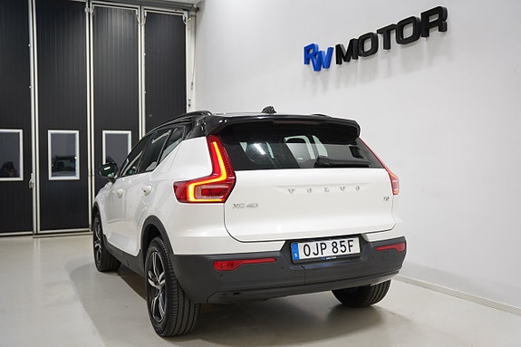 Volvo XC40 5 of 26