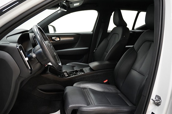 Volvo XC40 8 of 26