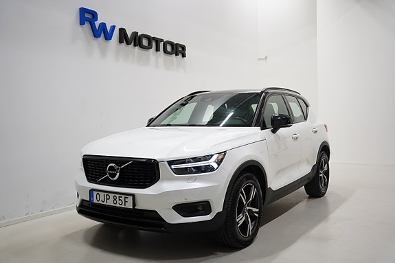 Volvo XC40 2 of 26