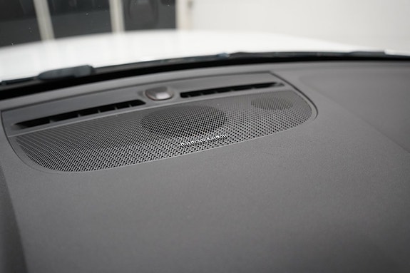 Volvo XC40 13 of 26