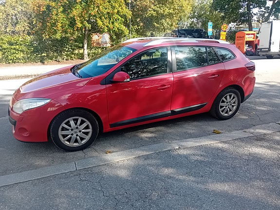 Renault Megane III 4 of 5
