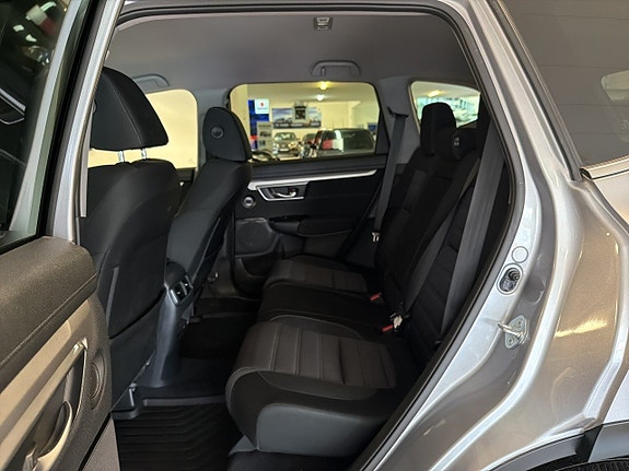 Honda CR-V 9 of 17