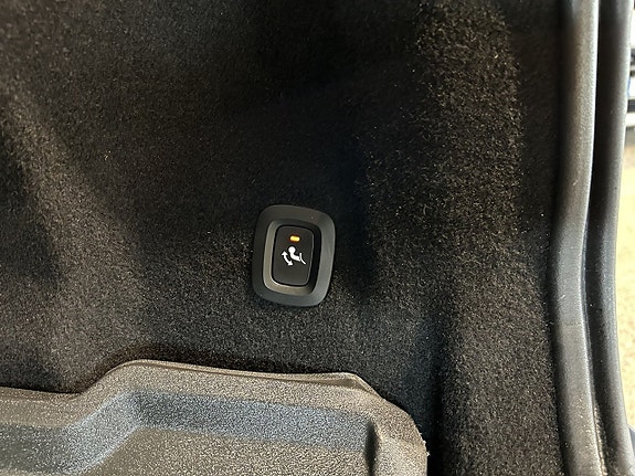 Volvo XC60 15 of 27