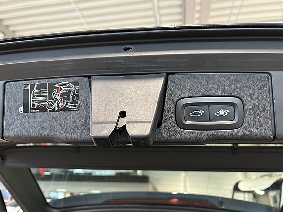 Volvo XC60 16 of 27