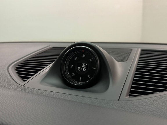 Porsche Macan 19 of 20