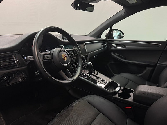 Porsche Macan 17 of 20