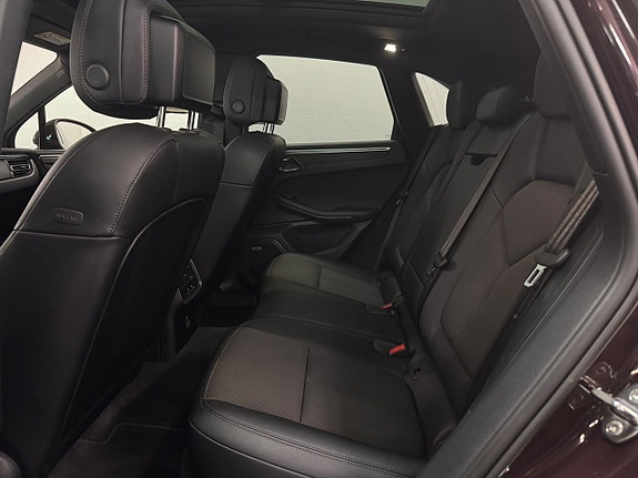 Porsche Macan 14 of 20