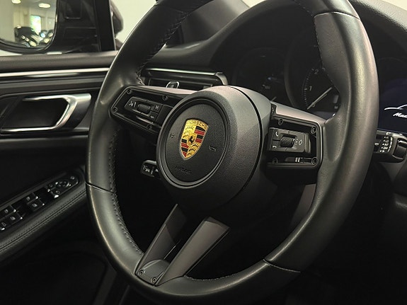 Porsche Macan 15 of 20
