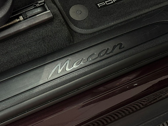 Porsche Macan 13 of 20