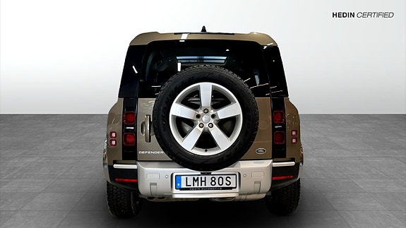 Land Rover Defender 110 5 of 23