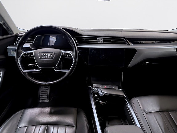 Audi e-tron 12 of 20