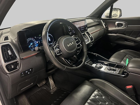 Kia Sorento 13 of 21