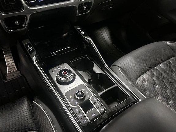 Kia Sorento 17 of 21
