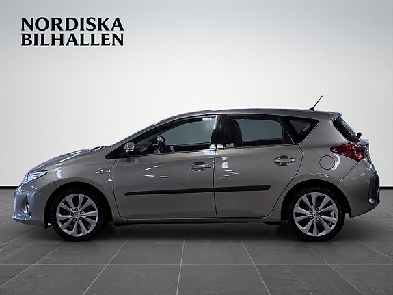 Toyota Auris 4 of 16