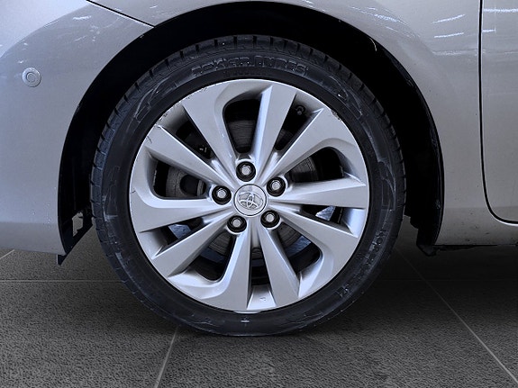 Toyota Auris 16 of 16