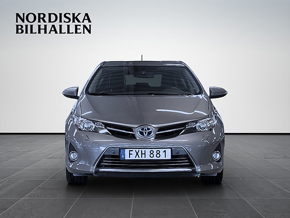 Toyota Auris 2 of 16