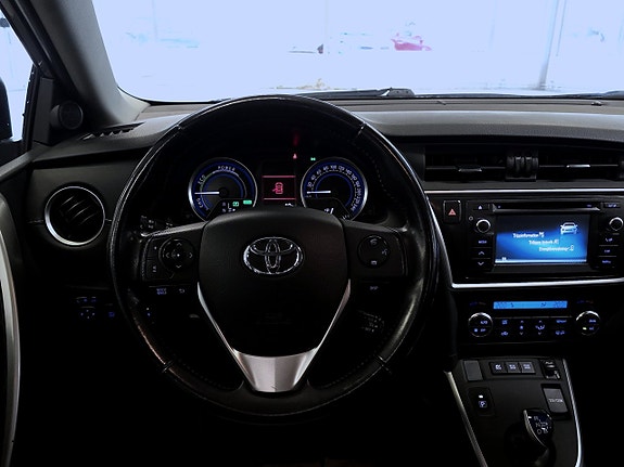 Toyota Auris 9 of 16