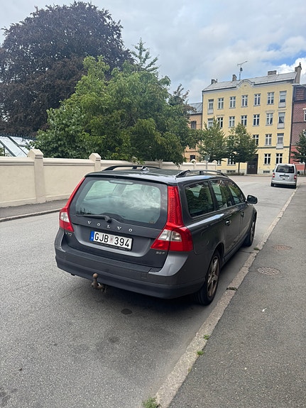 Volvo V70 3 of 3
