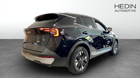Kia Sportage 2 of 12