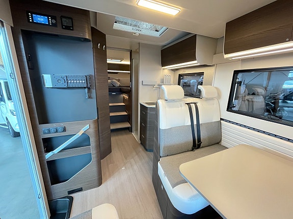 Adria Matrix Supreme 670 SL / ALDE-Diesel / Taksäng / Ugn / 5bält / Automat180hk/ 13 of 30