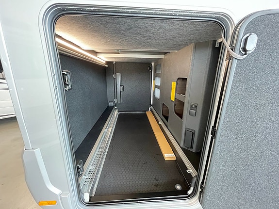Adria Matrix Supreme 670 SL / ALDE-Diesel / Taksäng / Ugn / 5bält / Automat180hk/ 6 of 30
