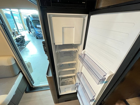 Adria Matrix Supreme 670 SL / ALDE-Diesel / Taksäng / Ugn / 5bält / Automat180hk/ 25 of 30