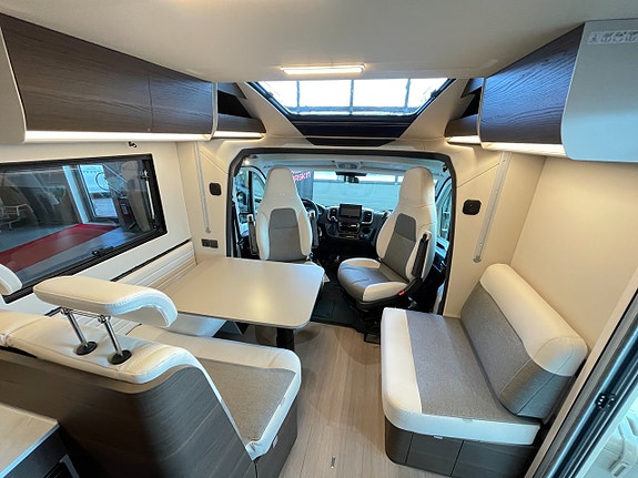 Adria Matrix Supreme 670 SL / ALDE-Diesel / Taksäng / Ugn / 5bält / Automat180hk/ 27 of 30