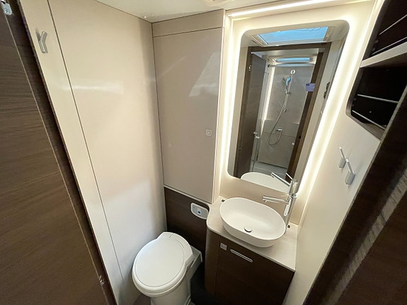Adria Matrix Supreme 670 SL / ALDE-Diesel / Taksäng / Ugn / 5bält / Automat180hk/ 21 of 30