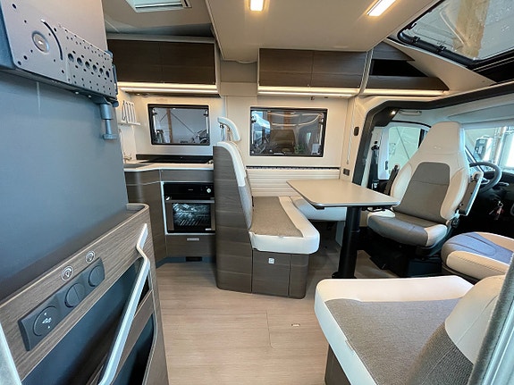 Adria Matrix Supreme 670 SL / ALDE-Diesel / Taksäng / Ugn / 5bält / Automat180hk/ 10 of 30