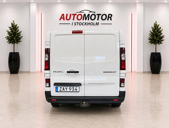 Renault Trafic 13 of 13